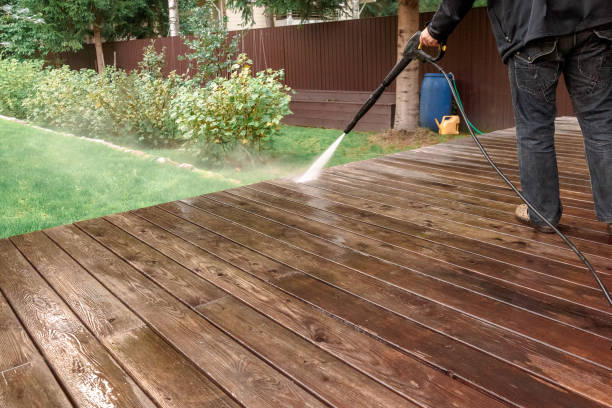Best Pool Deck Cleaning  in Conrad, IA